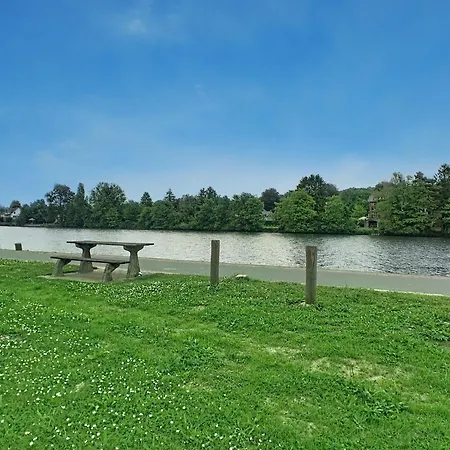 Daisy - Elegantes Et Autonomes Au Bord De La Meuse